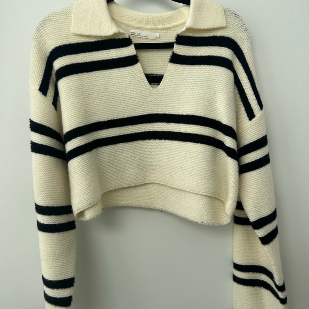 X2 OAK + FORT Cream and Black Striped V-Neck Sweater and black sweater - Picture 1 of 2
